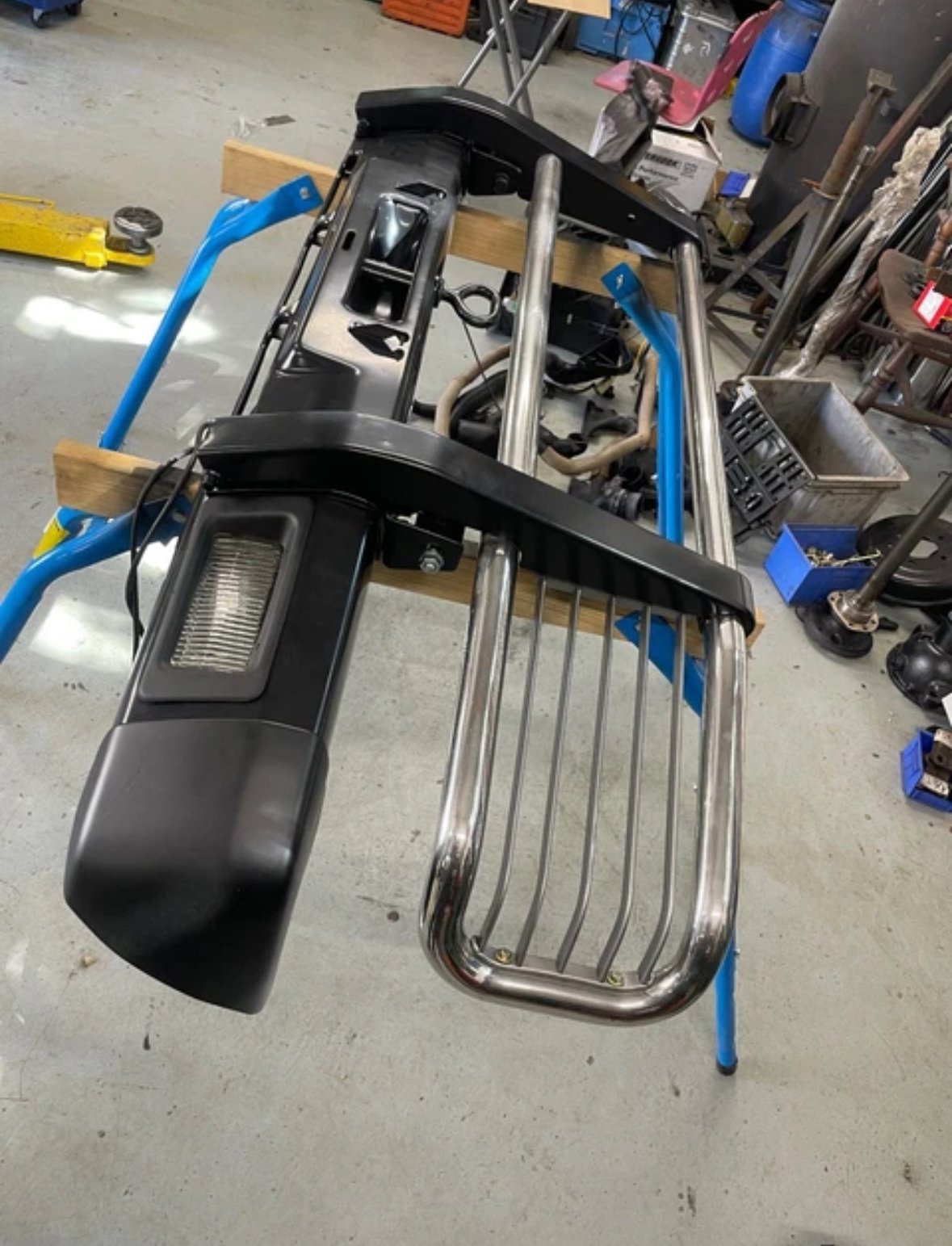 Mercedes G Wagon W463 folding bull bar Pintal bumper - Image 6