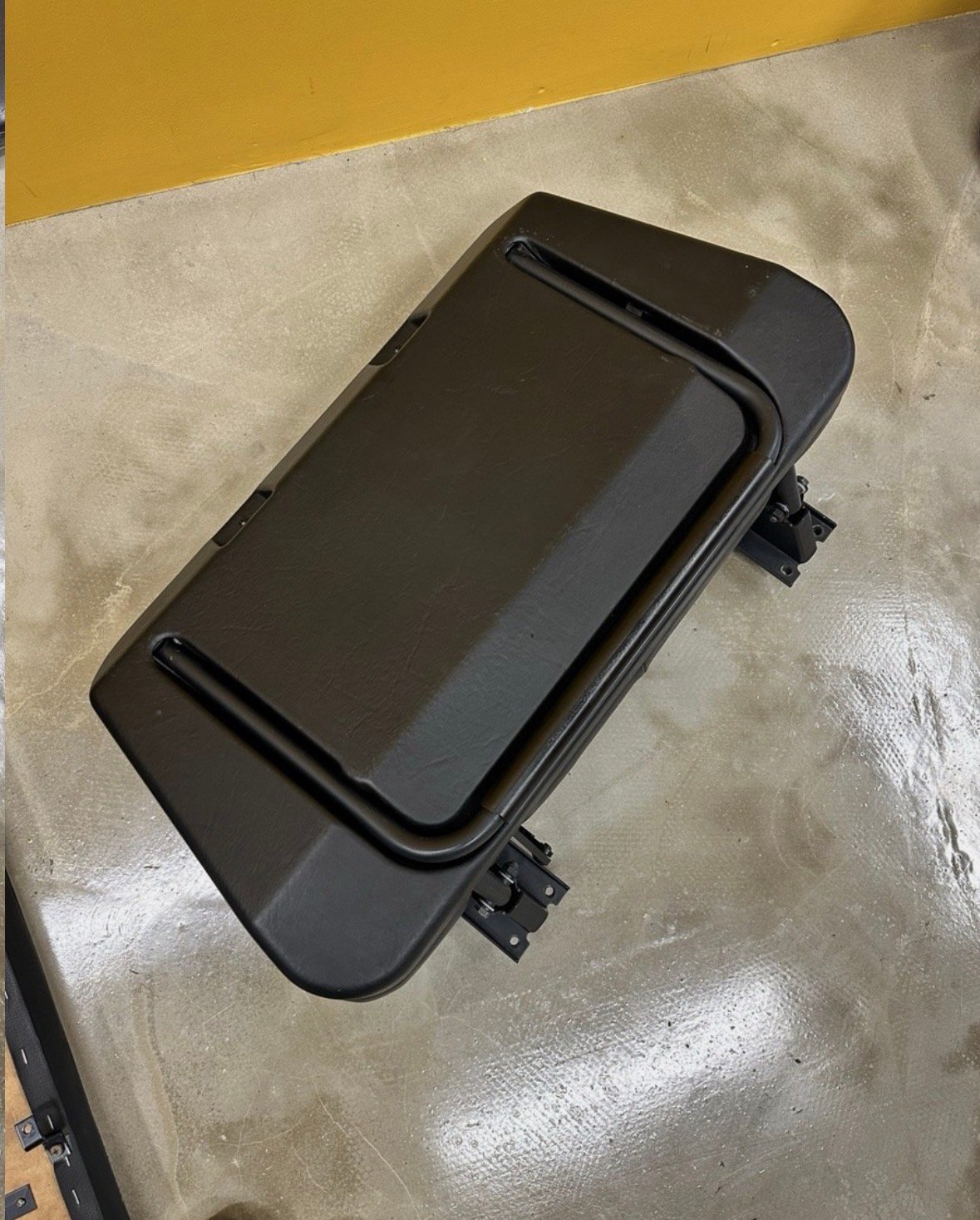 Mercedes Benz G wagon class LWB rear jump seats - W463 G500 G55 G63 - Image 5