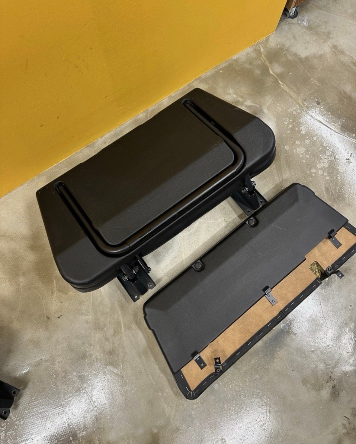 Mercedes Benz G wagon class LWB rear jump seats - W463 G500 G55 G63 - Image 3