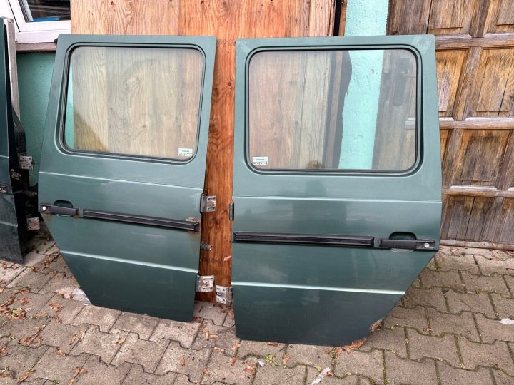 Mercedes g class w463 left and right door rear set